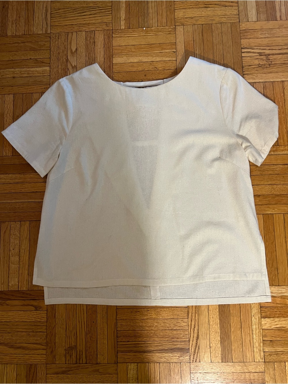 100% Silk Evidnt Cream Short-Sleeve Textured Shirt with Triangle Back Cutout